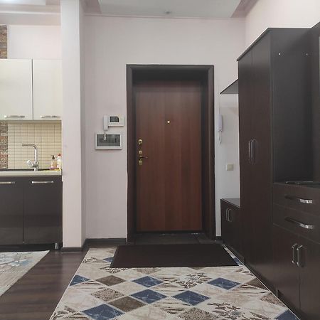 Элитная Квартира В Центре Бишкека Bishkek Exteriör bild