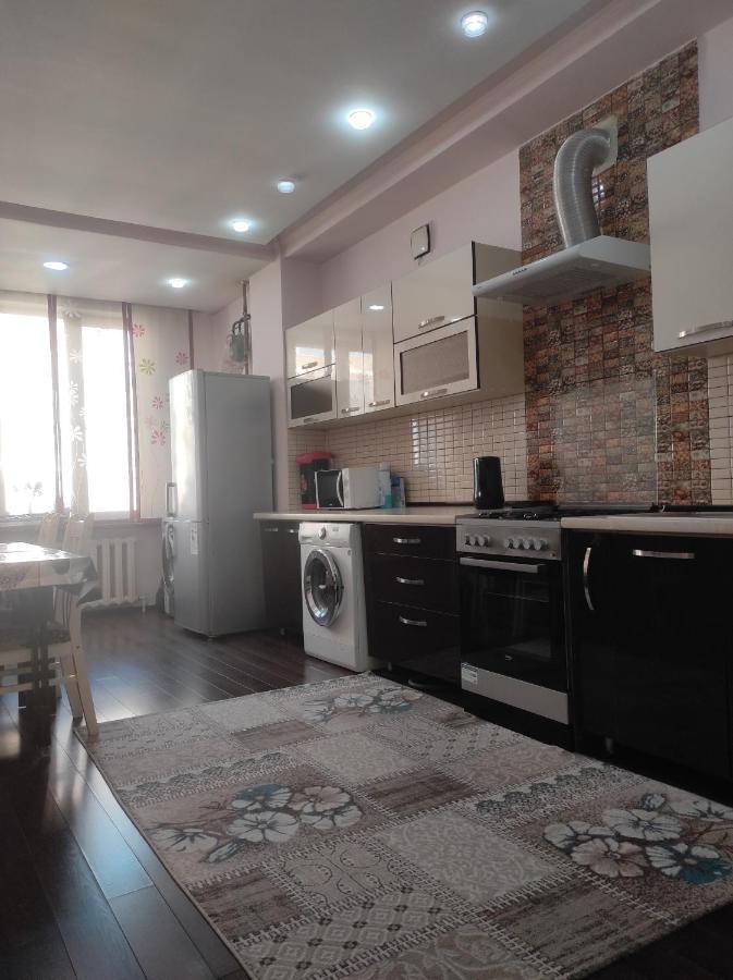 Элитная Квартира В Центре Бишкека Bishkek Exteriör bild